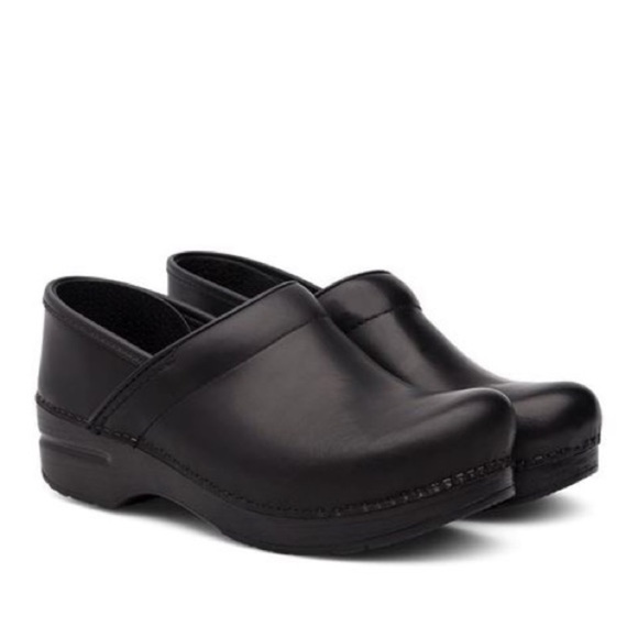 dansko men's nursing shoes